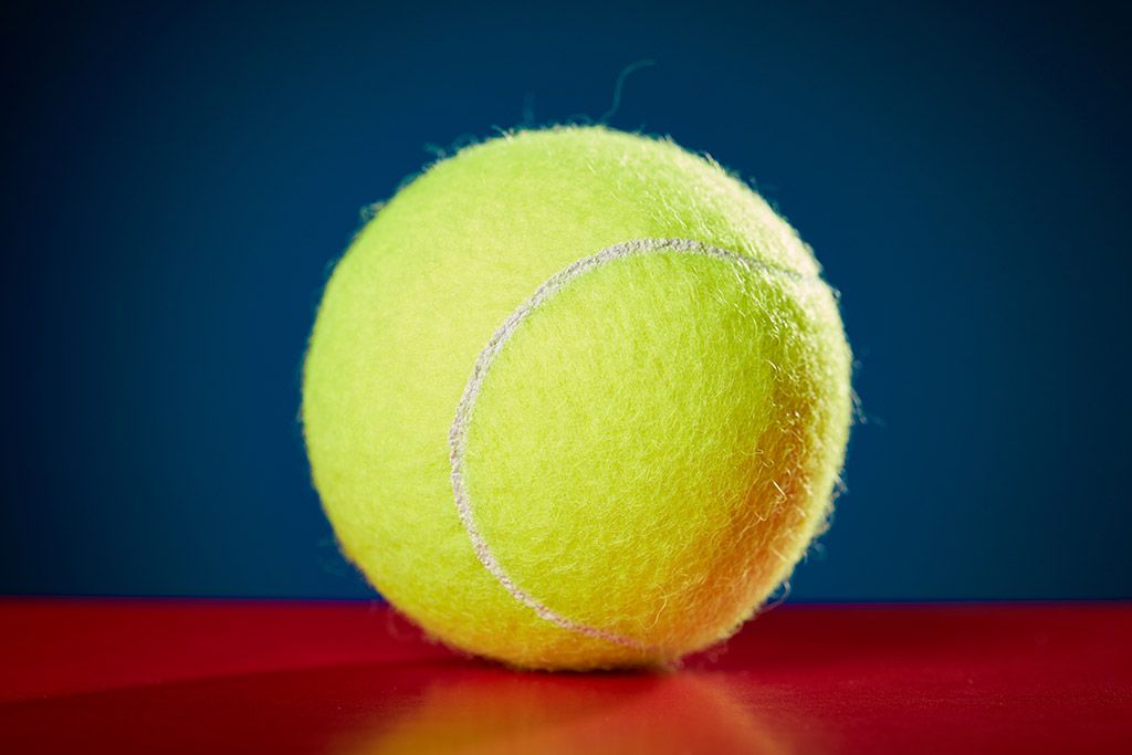 Представьте ядро размером с теннисный мячик. Теннисный мяч Tennis point. Теннисный мяч Wilson желтый. Мяч для тенниса Wilson. Теннисный мяч для большого тенниса 602.
